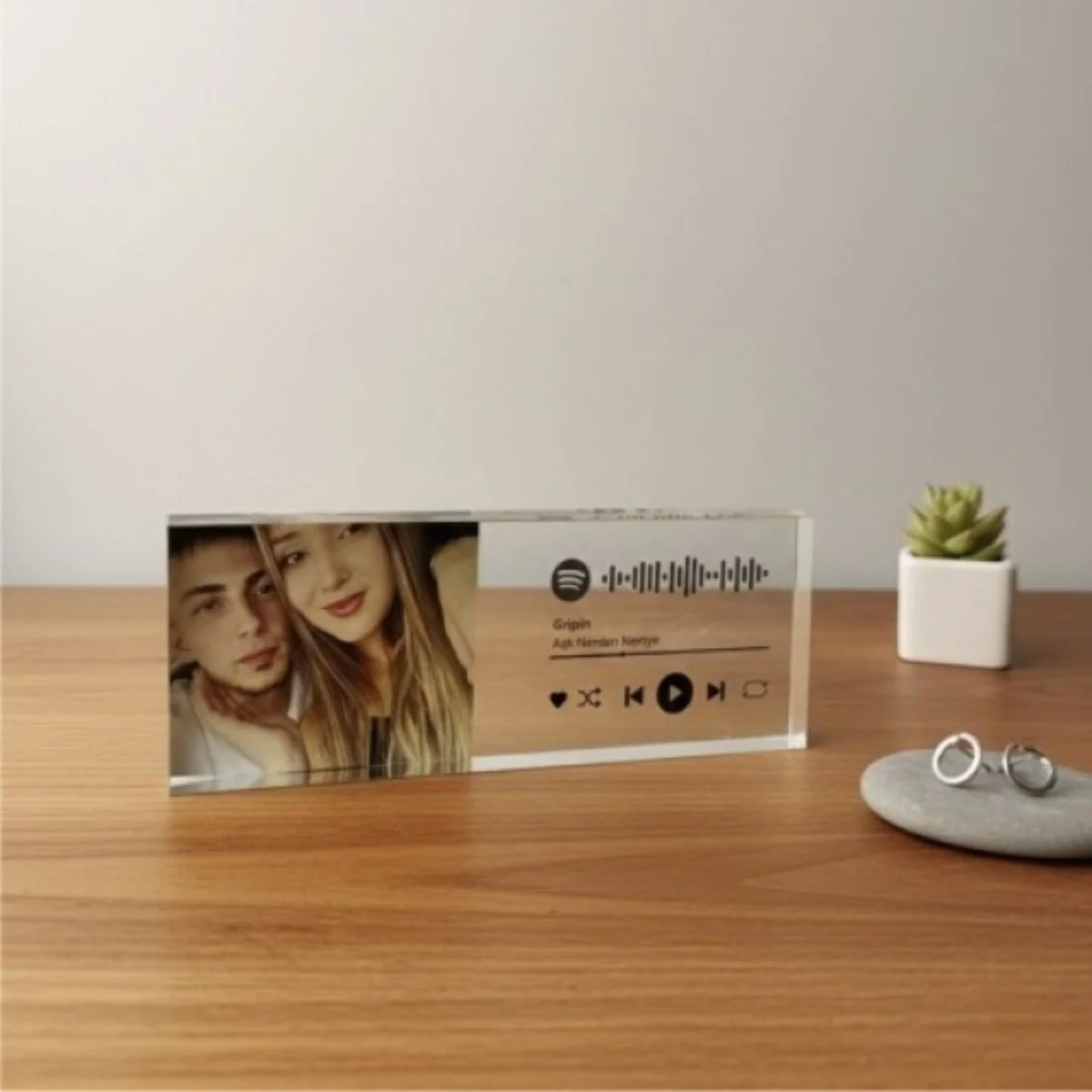 Kişiye Özel Spotify Barkodlu Akrilik Masa Üstü Plaket