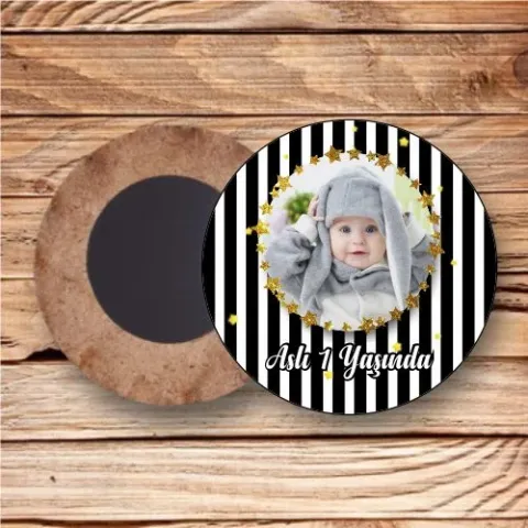Siyah Beyaz Temalı Ahşap Daire Magnet