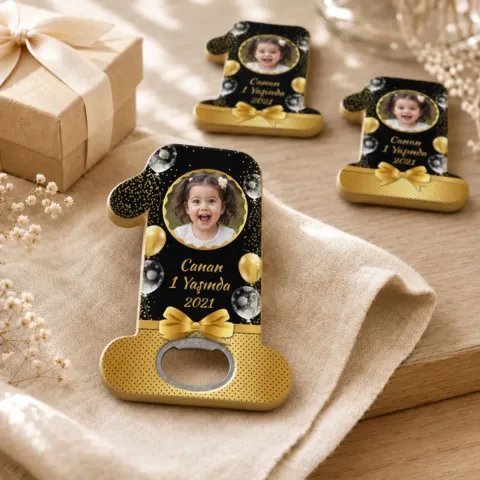 Kişiye Özel Fotoğraflı Siyah Gold 1 Yaş Magnet Şişe Açacağı – Işıltılı Balonlu Lüks Bebek Doğum Günü Hediyeliği