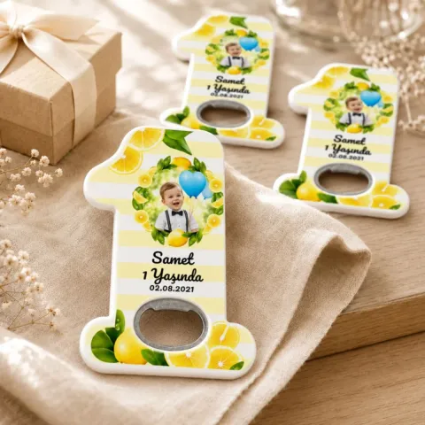 Kişiye Özel Fotoğraflı Limon Konseptli 1 Yaş Magnet Şişe Açacağı – Sarı Limon Temalı Bebek Doğum Günü Hediyeliği