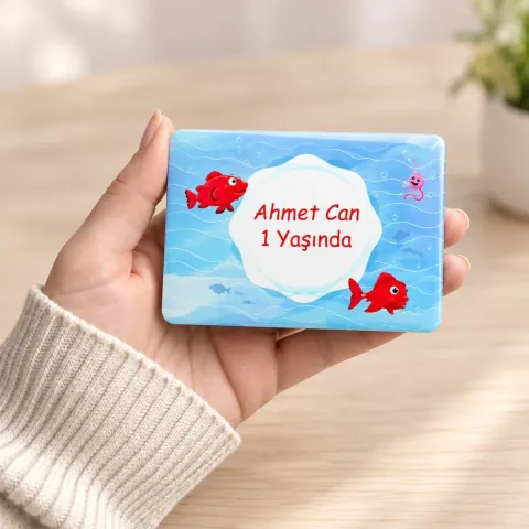 Kişiye Özel Mavi Deniz Kırmızı Balıklı Doğum Günü Magneti - 10 Adet